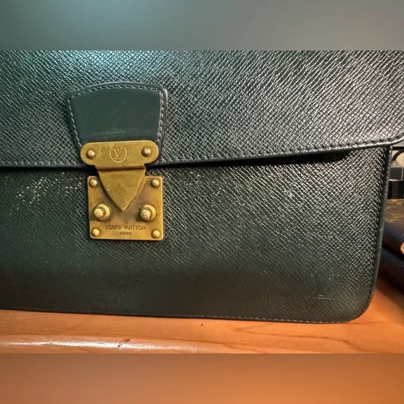 Project Louis Vuitton Green Leather clutch with Gold Lock - Picture 13 of 15